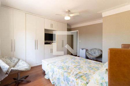 Casa à venda com 255m², 3 quartos e 3 vagas Casa à venda com 255m², 3 quartos e 3 vagasSuíte