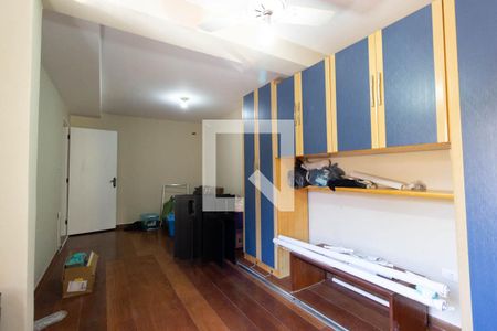 Casa à venda com 255m², 3 quartos e 3 vagas Casa à venda com 255m², 3 quartos e 3 vagasQuarto 1