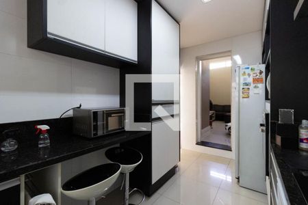 Casa à venda com 255m², 3 quartos e 3 vagas Casa à venda com 255m², 3 quartos e 3 vagasCozinha