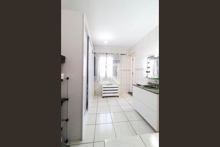 Casa à venda com 255m², 3 quartos e 3 vagas Casa à venda com 255m², 3 quartos e 3 vagasBanheiro Suíte