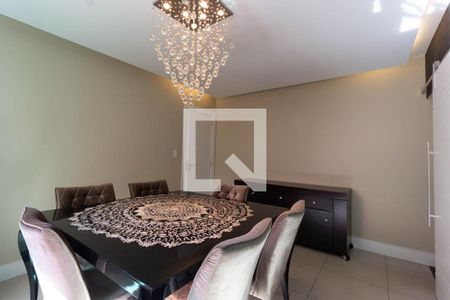 Casa à venda com 255m², 3 quartos e 3 vagas Casa à venda com 255m², 3 quartos e 3 vagasSala de jantar