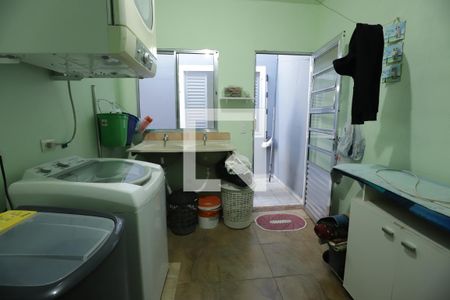 Casa para alugar com 300m², 4 quartos e 5 vagasLavanderia