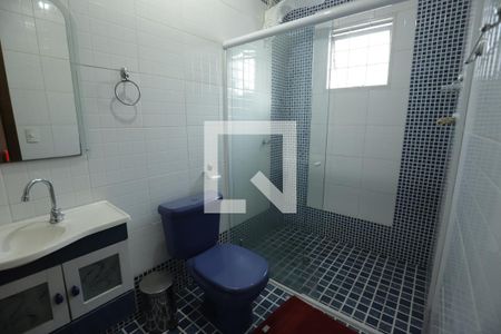 Casa para alugar com 300m², 4 quartos e 5 vagasBanheiro da Suíte 2