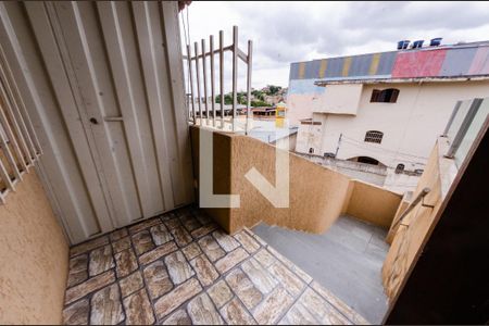 Casa à venda com 100m², 3 quartos e 1 vaga Casa à venda com 100m², 3 quartos e 1 vagaEntrada