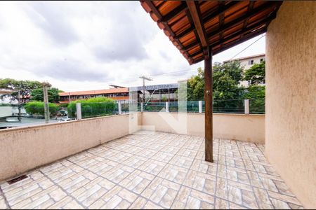 Casa à venda com 100m², 3 quartos e 1 vaga Casa à venda com 100m², 3 quartos e 1 vagaEntrada