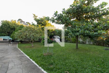Casa à venda com 600m², 3 quartos e 3 vagas Casa à venda com 600m², 3 quartos e 3 vagasÁrea Externa