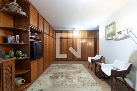 Casa à venda com 600m², 3 quartos e 3 vagas Casa à venda com 600m², 3 quartos e 3 vagasQuarto 3 - Suíte