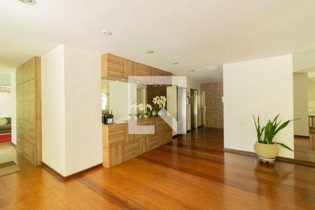 Apartamento para alugar com 68m², 2 quartos e 1 vaga Apartamento para alugar com 68m², 2 quartos e 1 vagaHall