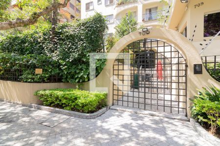 Apartamento para alugar com 68m², 2 quartos e 1 vaga Apartamento para alugar com 68m², 2 quartos e 1 vagaFachada