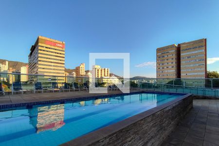 Apartamento à venda com 27m², 1 quarto e sem vaga Apartamento à venda com 27m², 1 quarto e sem vagaÁrea comum - Piscina