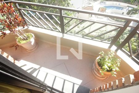 Apartamento à venda com 225m², 4 quartos e 3 vagasVaranda