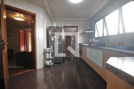 Apartamento à venda com 225m², 4 quartos e 3 vagasCozinha