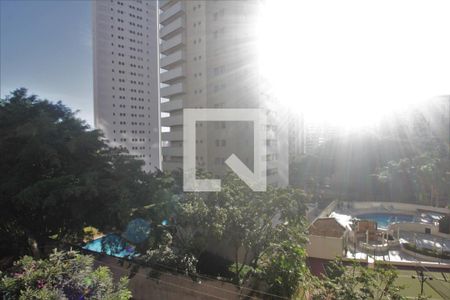 Apartamento à venda com 225m², 4 quartos e 3 vagasVista da Suíte 1