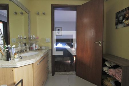 Apartamento à venda com 225m², 4 quartos e 3 vagasBanheiro da Suíte 2