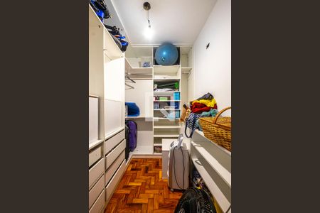 Apartamento à venda com 217m², 3 quartos e 1 vaga Apartamento à venda com 217m², 3 quartos e 1 vagaSuíte - Closet