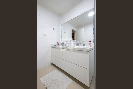 Apartamento à venda com 217m², 3 quartos e 1 vaga Apartamento à venda com 217m², 3 quartos e 1 vagaSuíte - Banheiro