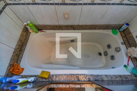 Casa à venda com 200m², 3 quartos e 8 vagasBanheiro da Suíte 1