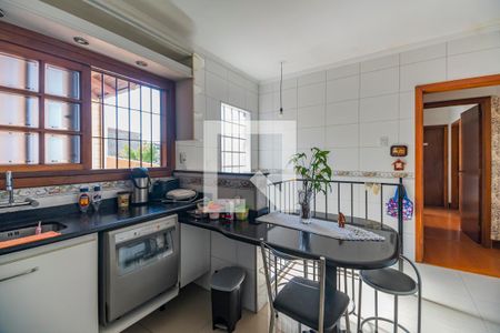 Casa à venda com 200m², 3 quartos e 8 vagasCozinha
