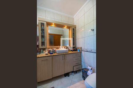 Casa à venda com 200m², 3 quartos e 8 vagasBanheiro da Suíte 1