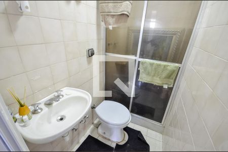 Apartamento à venda com 180m², 4 quartos e 2 vagas Apartamento à venda com 180m², 4 quartos e 2 vagasBanheiro 1