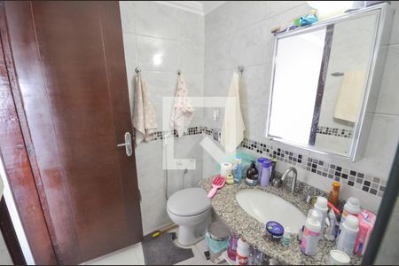Apartamento à venda com 180m², 4 quartos e 2 vagas Apartamento à venda com 180m², 4 quartos e 2 vagasBanheiro 2