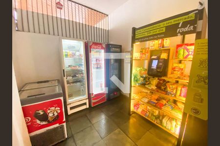 Apartamento à venda com 180m², 4 quartos e 2 vagas Apartamento à venda com 180m², 4 quartos e 2 vagasÁrea comum - Mercadinho