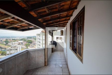 Apartamento à venda com 180m², 4 quartos e 2 vagas Apartamento à venda com 180m², 4 quartos e 2 vagasTerraço