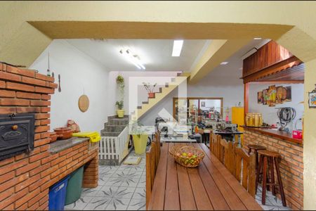 Casa à venda com 240m², 3 quartos e 2 vagas Casa à venda com 240m², 3 quartos e 2 vagasÁrea Gourmet