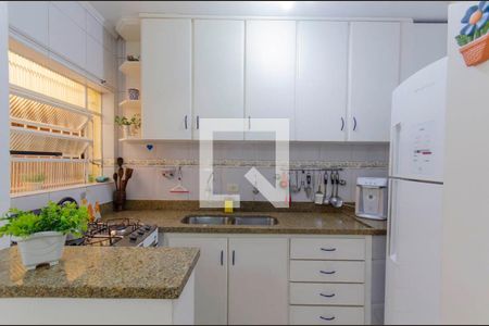 Casa à venda com 240m², 3 quartos e 2 vagas Casa à venda com 240m², 3 quartos e 2 vagasCozinha