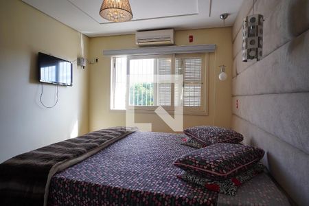 Casa à venda com 480m², 3 quartos e 2 vagasSuíte