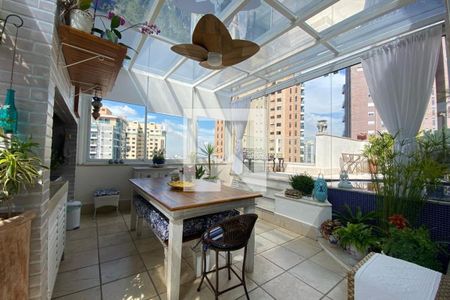 Apartamento à venda com 189m², 2 quartos e 4 vagasVaranda