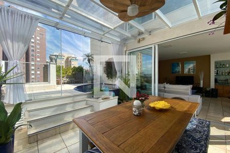 Apartamento à venda com 189m², 2 quartos e 4 vagasVaranda