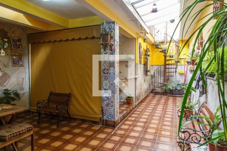 Casa à venda com 289m², 6 quartos e 6 vagas Casa à venda com 289m², 6 quartos e 6 vagasQuintal