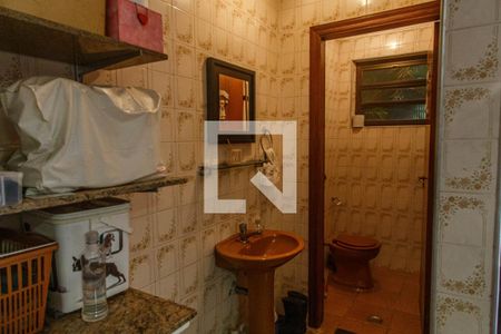 Casa à venda com 289m², 6 quartos e 6 vagas Casa à venda com 289m², 6 quartos e 6 vagasBanheiro de Serviço