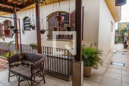 Casa à venda com 289m², 6 quartos e 6 vagas Casa à venda com 289m², 6 quartos e 6 vagasTerraço