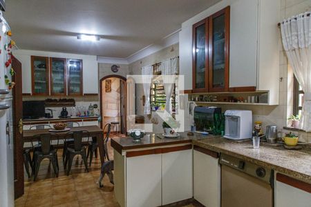 Casa à venda com 289m², 6 quartos e 6 vagas Casa à venda com 289m², 6 quartos e 6 vagasCozinha