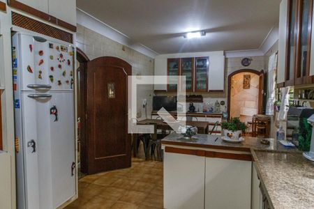 Casa à venda com 289m², 6 quartos e 6 vagas Casa à venda com 289m², 6 quartos e 6 vagasCozinha