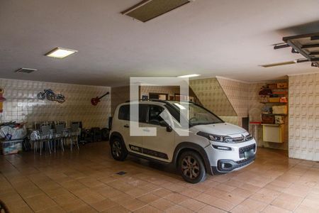 Casa à venda com 289m², 6 quartos e 6 vagas Casa à venda com 289m², 6 quartos e 6 vagasGaragem