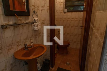 Casa à venda com 289m², 6 quartos e 6 vagas Casa à venda com 289m², 6 quartos e 6 vagasBanheiro de Serviço