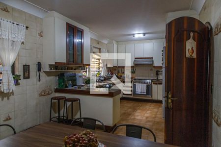 Casa à venda com 289m², 6 quartos e 6 vagas Casa à venda com 289m², 6 quartos e 6 vagasCozinha