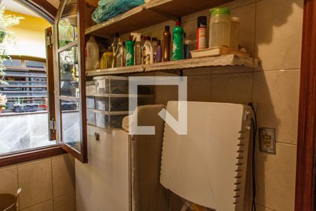 Casa à venda com 289m², 6 quartos e 6 vagas Casa à venda com 289m², 6 quartos e 6 vagasQuarto de Serviço