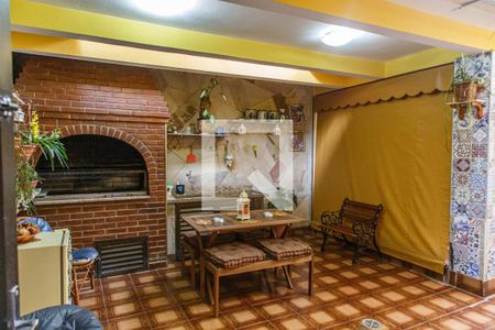 Casa à venda com 289m², 6 quartos e 6 vagas Casa à venda com 289m², 6 quartos e 6 vagasQuintal