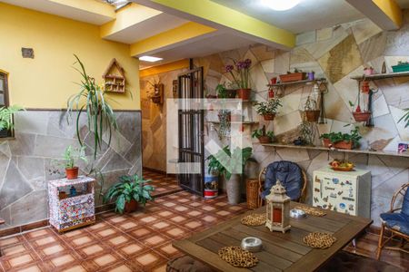 Casa à venda com 289m², 6 quartos e 6 vagas Casa à venda com 289m², 6 quartos e 6 vagasQuintal