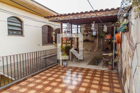 Casa à venda com 289m², 6 quartos e 6 vagas Casa à venda com 289m², 6 quartos e 6 vagasTerraço