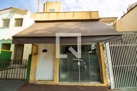 Casa à venda com 175m², 3 quartos e sem vaga Casa à venda com 175m², 3 quartos e sem vagaFachada