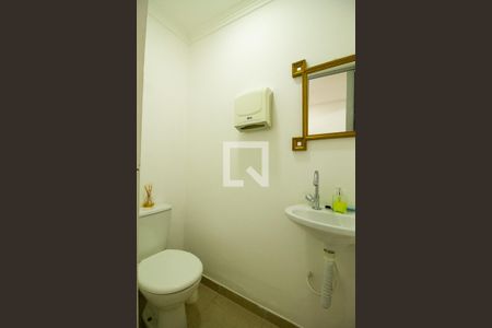 Casa à venda com 175m², 3 quartos e sem vaga Casa à venda com 175m², 3 quartos e sem vagaBanheiro da Edícula