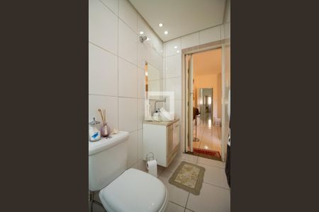 Casa à venda com 175m², 3 quartos e sem vaga Casa à venda com 175m², 3 quartos e sem vagaBanheiro