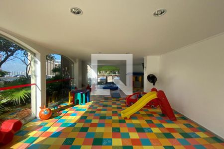 Apartamento à venda com 160m², 3 quartos e 2 vagas Apartamento à venda com 160m², 3 quartos e 2 vagasBrinquedoteca