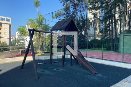 Apartamento à venda com 160m², 3 quartos e 2 vagas Apartamento à venda com 160m², 3 quartos e 2 vagasÁrea Comum - Playground