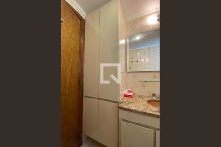 Apartamento à venda com 160m², 3 quartos e 2 vagas Apartamento à venda com 160m², 3 quartos e 2 vagasBanheiro da Suíte 3